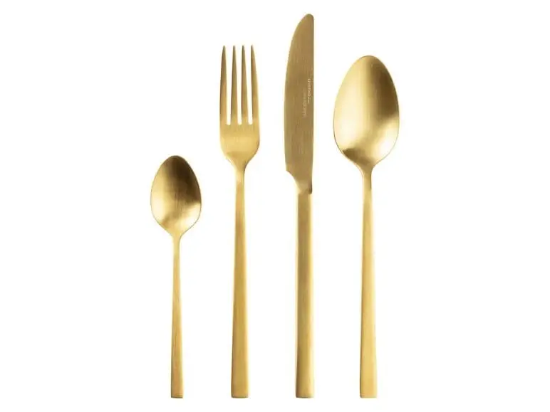 Fourchette de table dorée